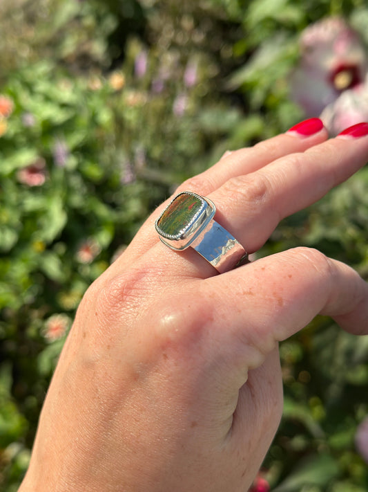 Wideband Ring with Bloodstone
